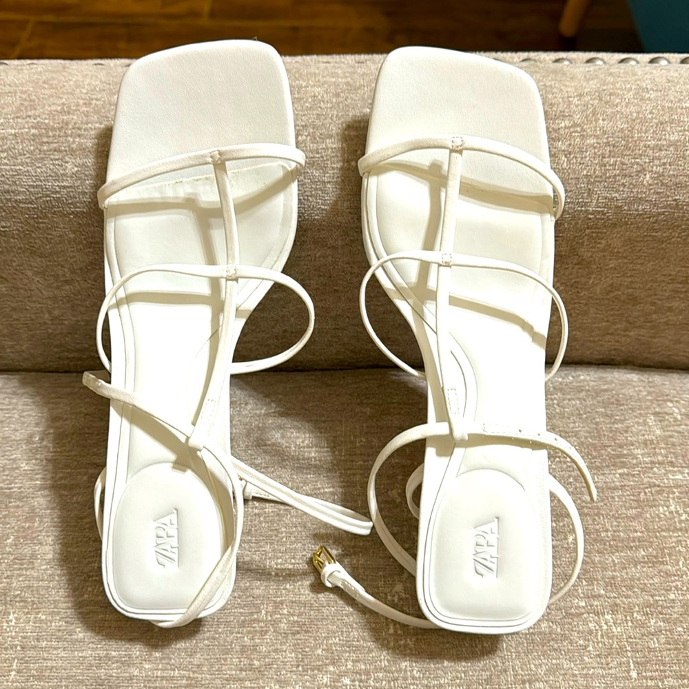 Zara white kitten heel sandals size 6 (36).